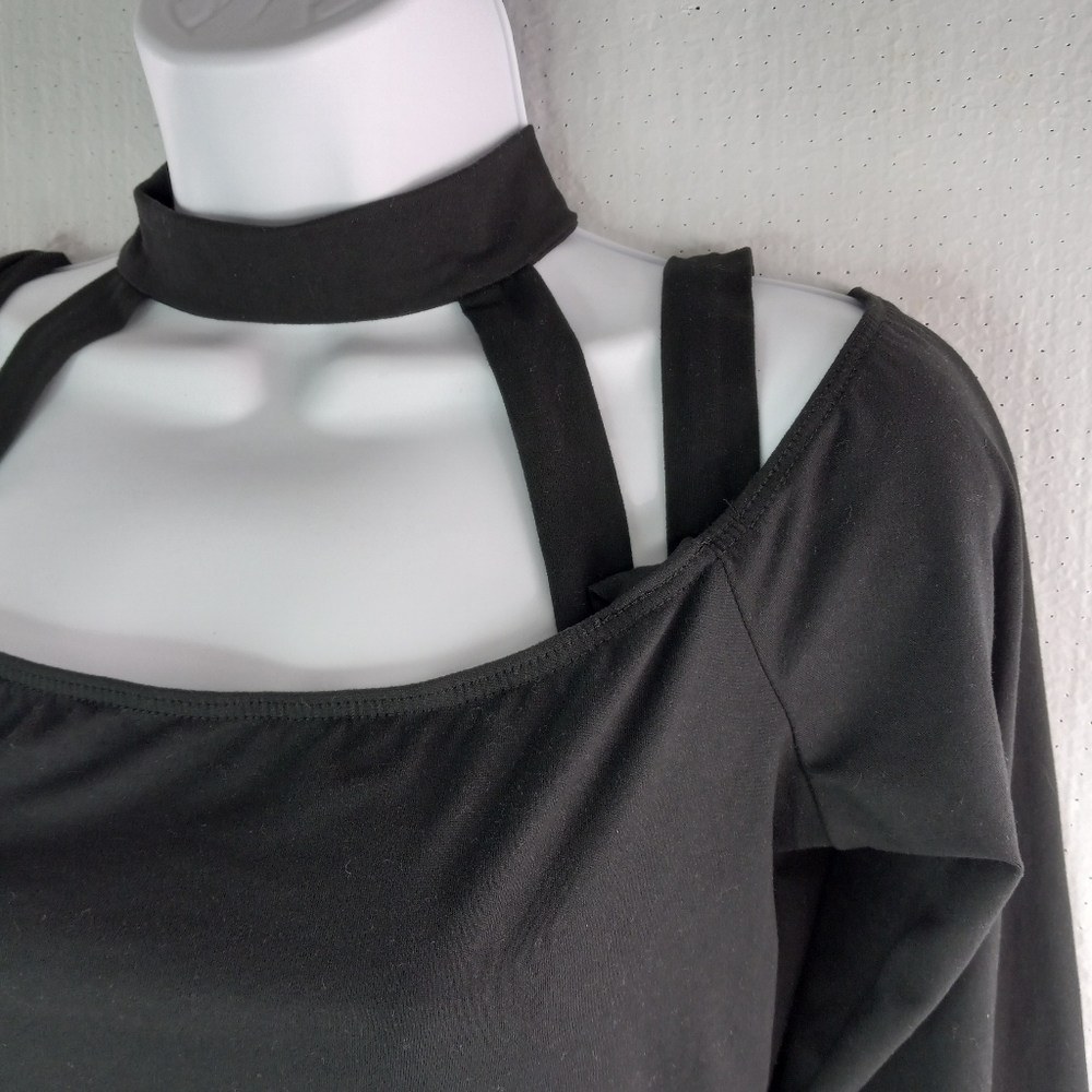 Day&Night 2X Long Sleeved Choker Strappy Cold Shoulder Body Suit in Black - Picture 12 of 15